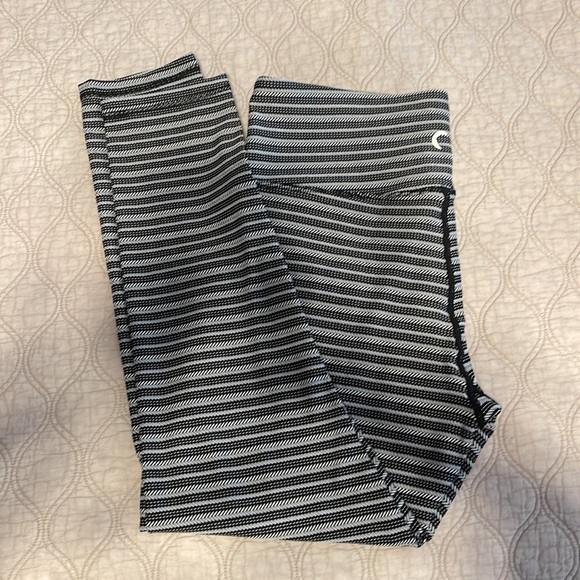 Zyia crop leggings - Picture 2 of 3